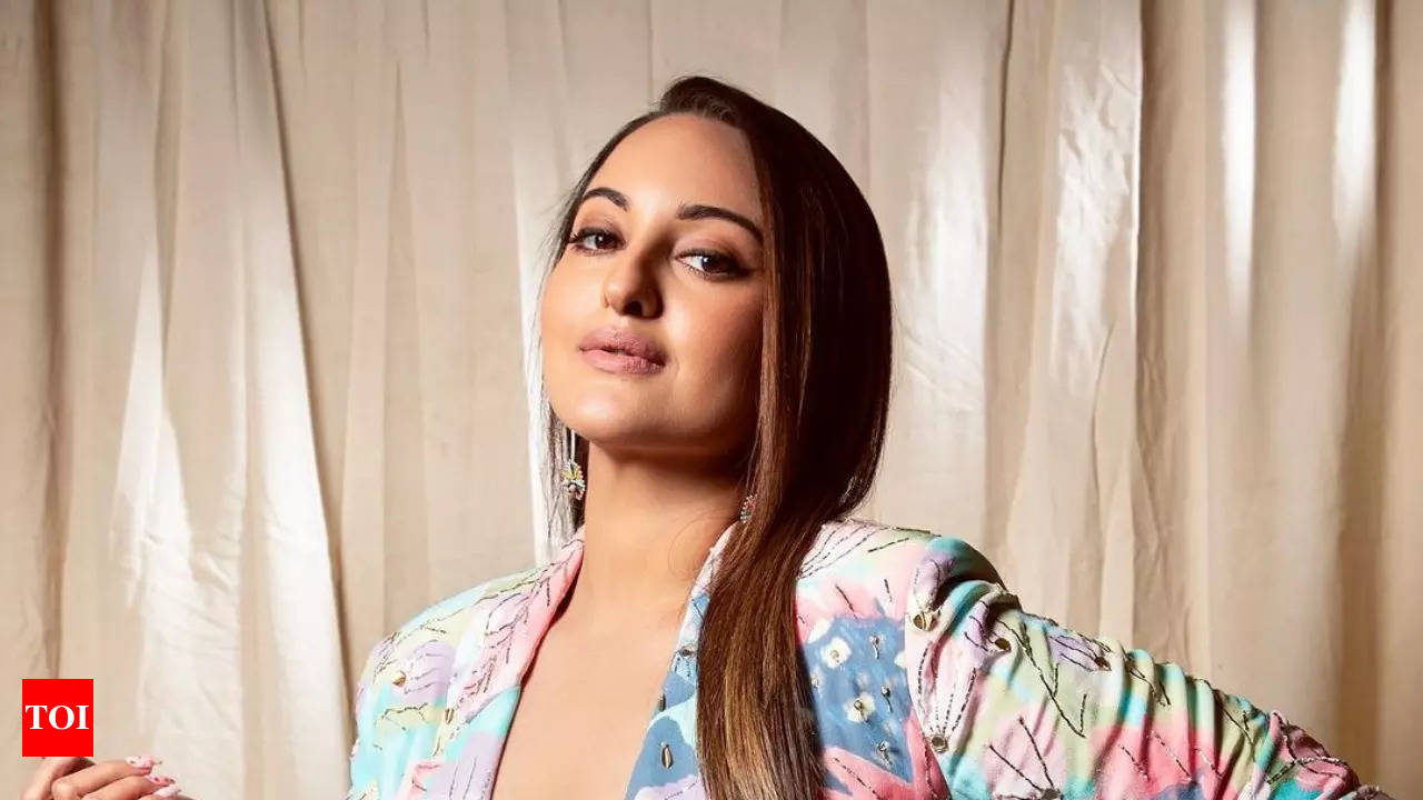 Sonakshi Sinha drops FIRST post after her wedding invitation gets leaked  online - See inside | Hindi Movie News - Times of India