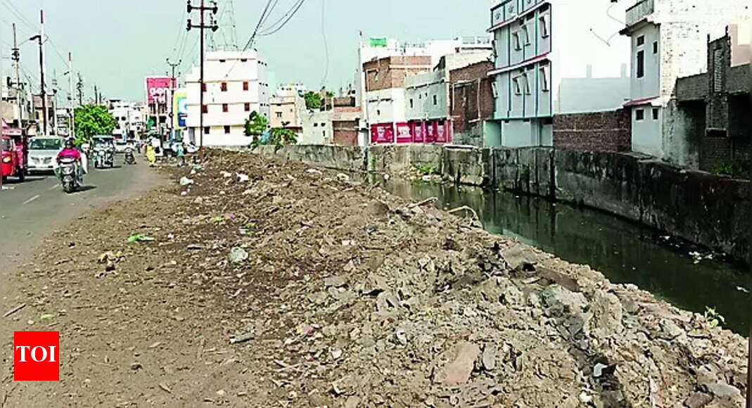 Bhopal Municipal Corporation: Clogged drains: Encroachments hamper BMC ...