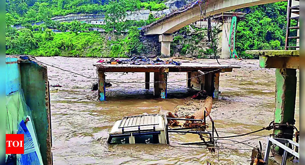 1,500 stranded, 6 dead in Sikkim, rain triggers floods in Kalimpong