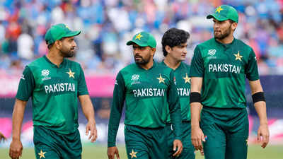 'Ye to shuru hote hi khatam!': Internet in overdrive after Pakistan's early exit from T20 World Cup