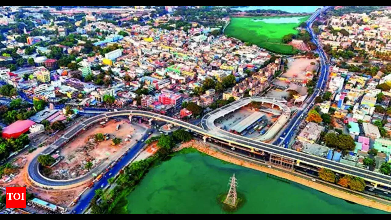 Ukkadam Flyover: Ukkadam flyover likely to be opened for motorists in two  weeks | Coimbatore News - Times of India