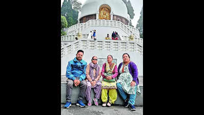 9 of family from Vadodara stranded in Sikkim floods