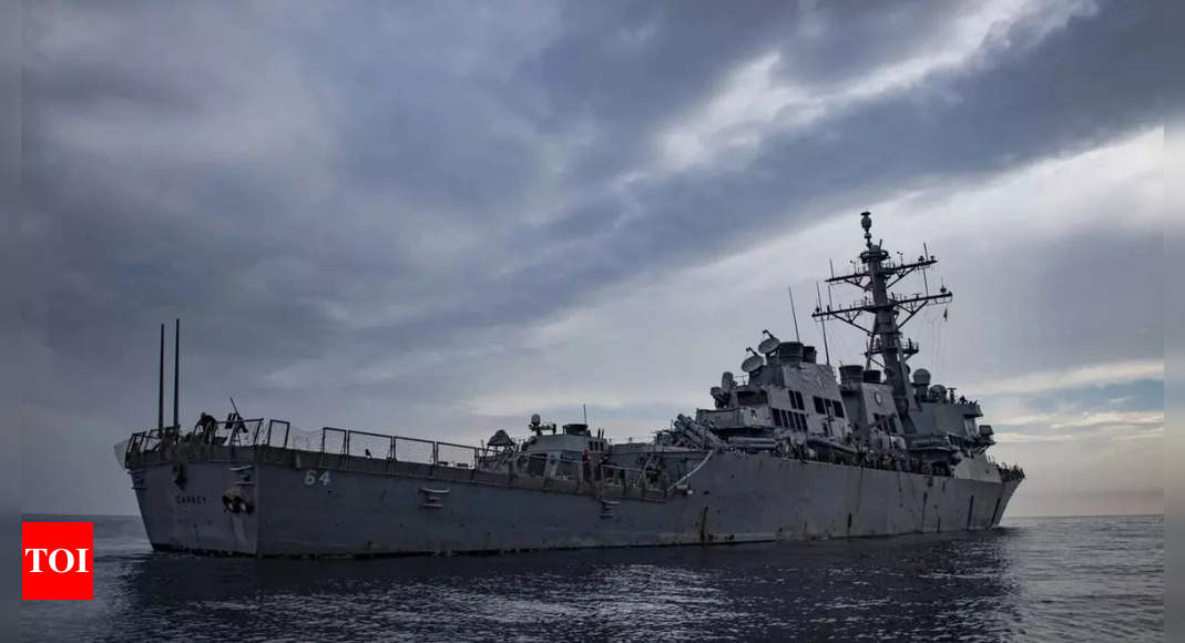 Húsíové v Jemenu útočí na dvě lodě a americký torpédoborec