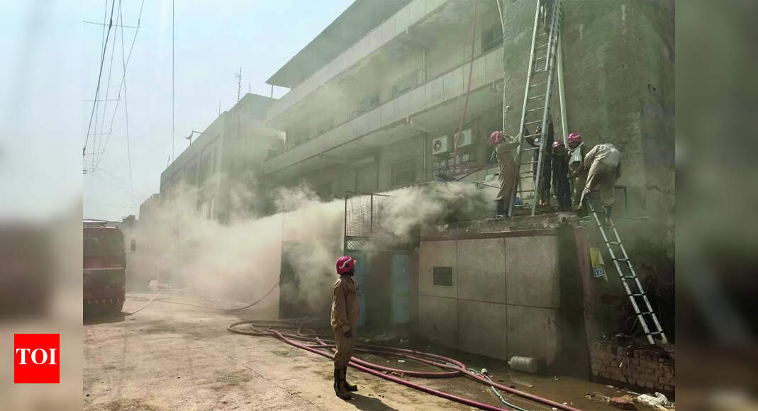 Fire: Major fire breaks out at LED manufacturing factory in Mundka ...