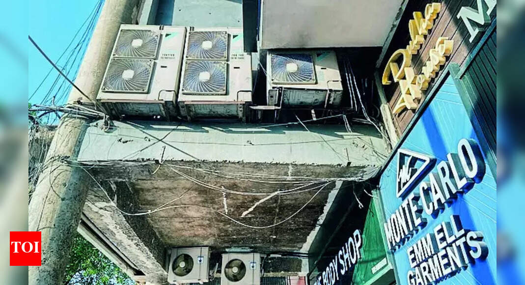 Chandigarh&rsquo;s Sector 17 Struggles with Poor Infrastructure | Chandigarh News &ndash; Times of India