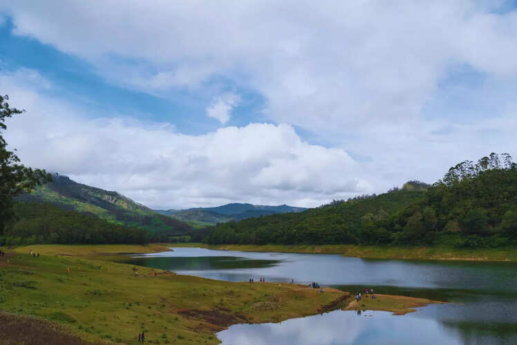 Paddle boat at Kundala Lake
