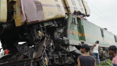 8 dead, several injured as Kanchanjunga Express collides with goods train in Darjeeling; helpline numbers issued