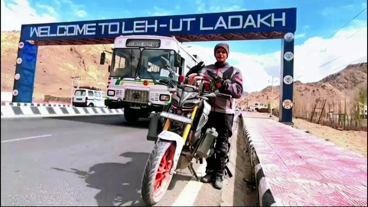 How Tamil Nadu woman biker completed her trip to Ladakh in 2 weeks | Salem  News - Times of India