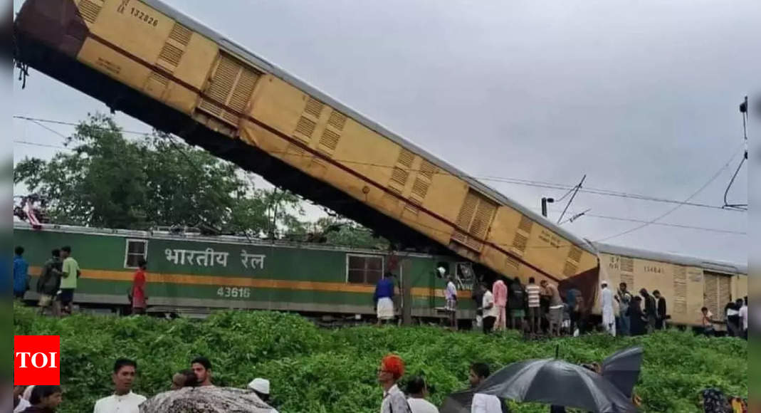 مأساة قطار البنغال: الرئيس التنفيذي يستشهد بـ “خطأ” الطيار المحلي، وآخرون يلومون عطل الإشارة |  أخبار الهند