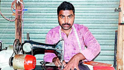 Saudagar stitches trials of tailors, gets Sahitya Akademi Yuva Puraskar