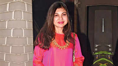 'Minimise exposure to loud music by using ear protection,' warn doctors as Alka Yagnik reveals rare hearing loss diagnosis