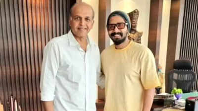 Vishnu Vishal meets 'Lagaan' director Ashutosh Gowariker