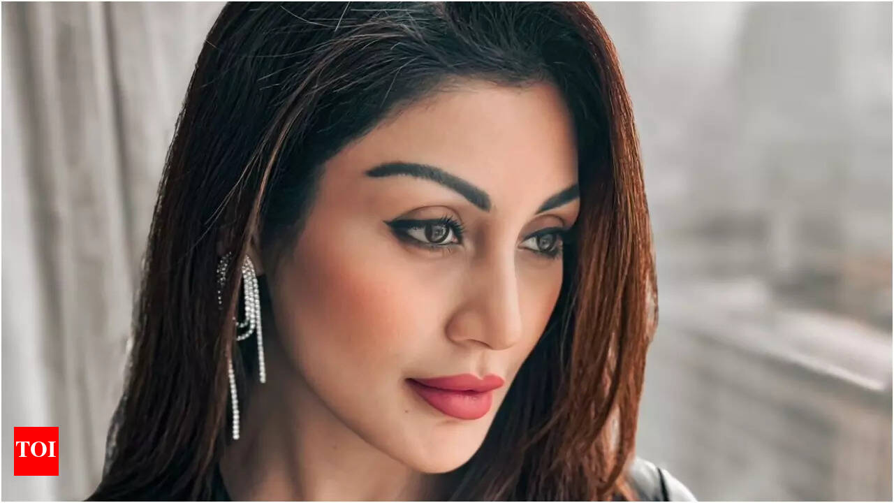 Rimi Sen Fraud Case Update: Rs 4.14 Crore Scam | - Times of India