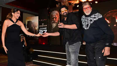 Prabhas says Amitabh Bachchan doesn’t let him touch his feet, Big B responds, 'We touch each other’s feet'