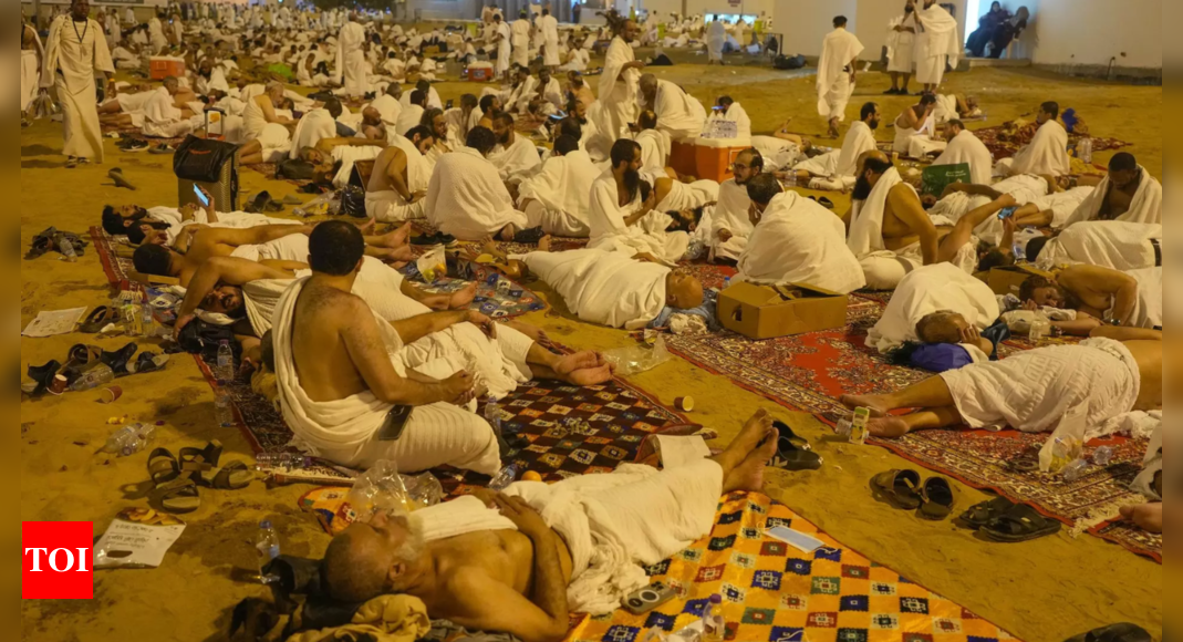 900+ dead, including 68 Indians, during haj as Mecca temp hits 51.8C: Report – Times of India