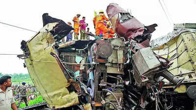 Kanchanjunga Express accident: Wrong manual signal to blame for train crash, not dead pilot, say experts