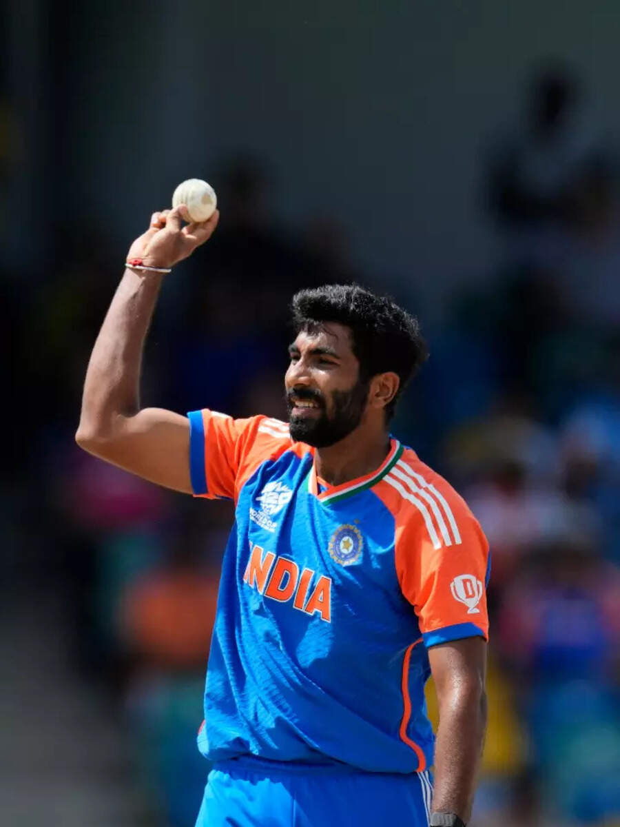 Top 10 Indian Bowlers with Most Dot Balls in T20 World Cup Match ...