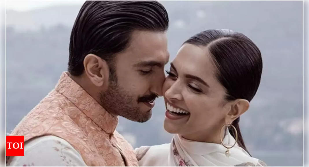 Deepika-Ranveer spotted with airport staff