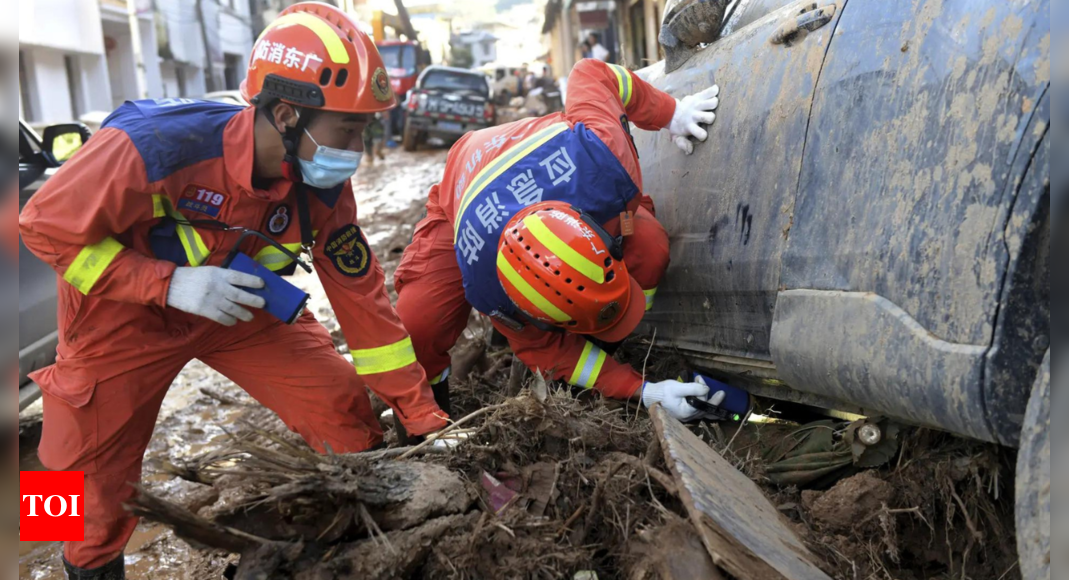 Historic flooding in China’s Guangdong kills nine, warnings issued for other parts of country – Times of India