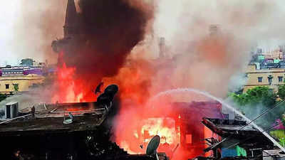 3rd fire in 12 days singes building in central Kolkata heritage zone