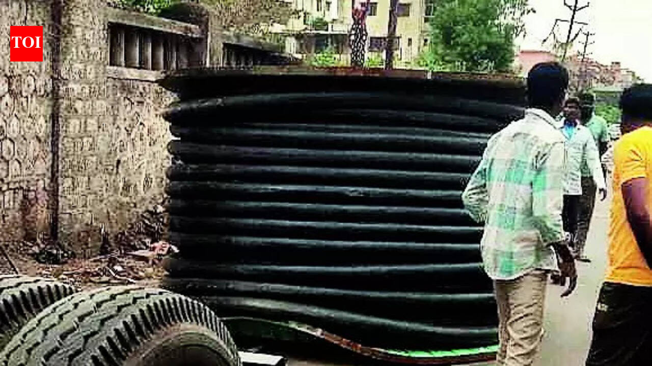 Power utility lays cables in Dwarka to prevent outages | Nashik News ...
