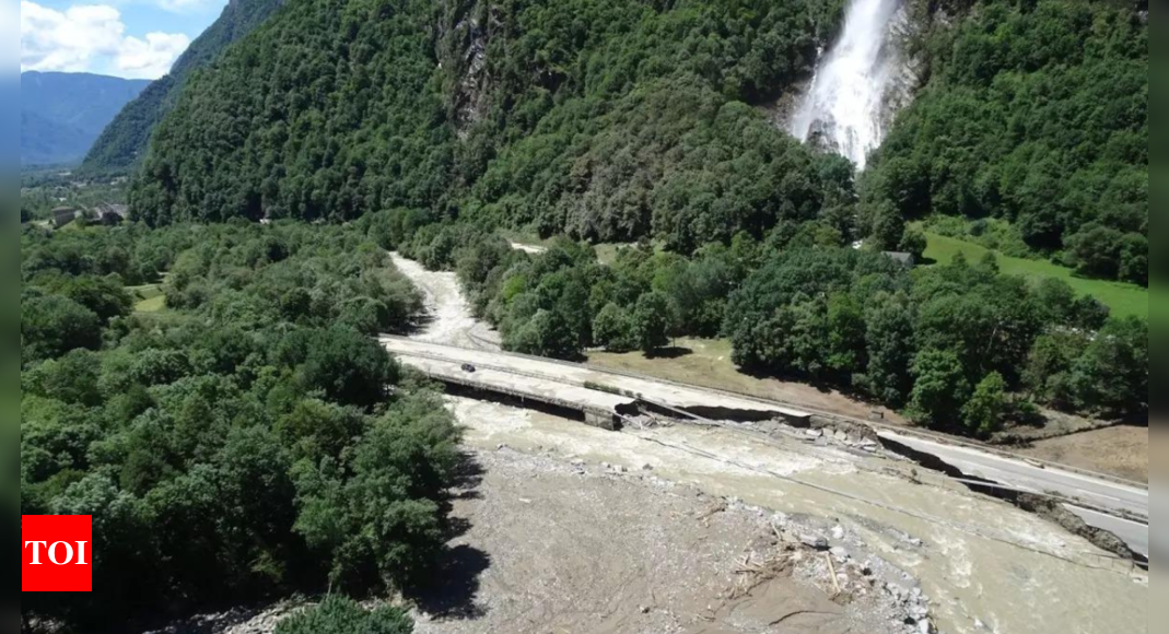 Three missing in landslide in Swiss Alps – Times of India