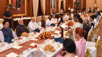 President Murmu hosts dinner for PM Modi and ministers