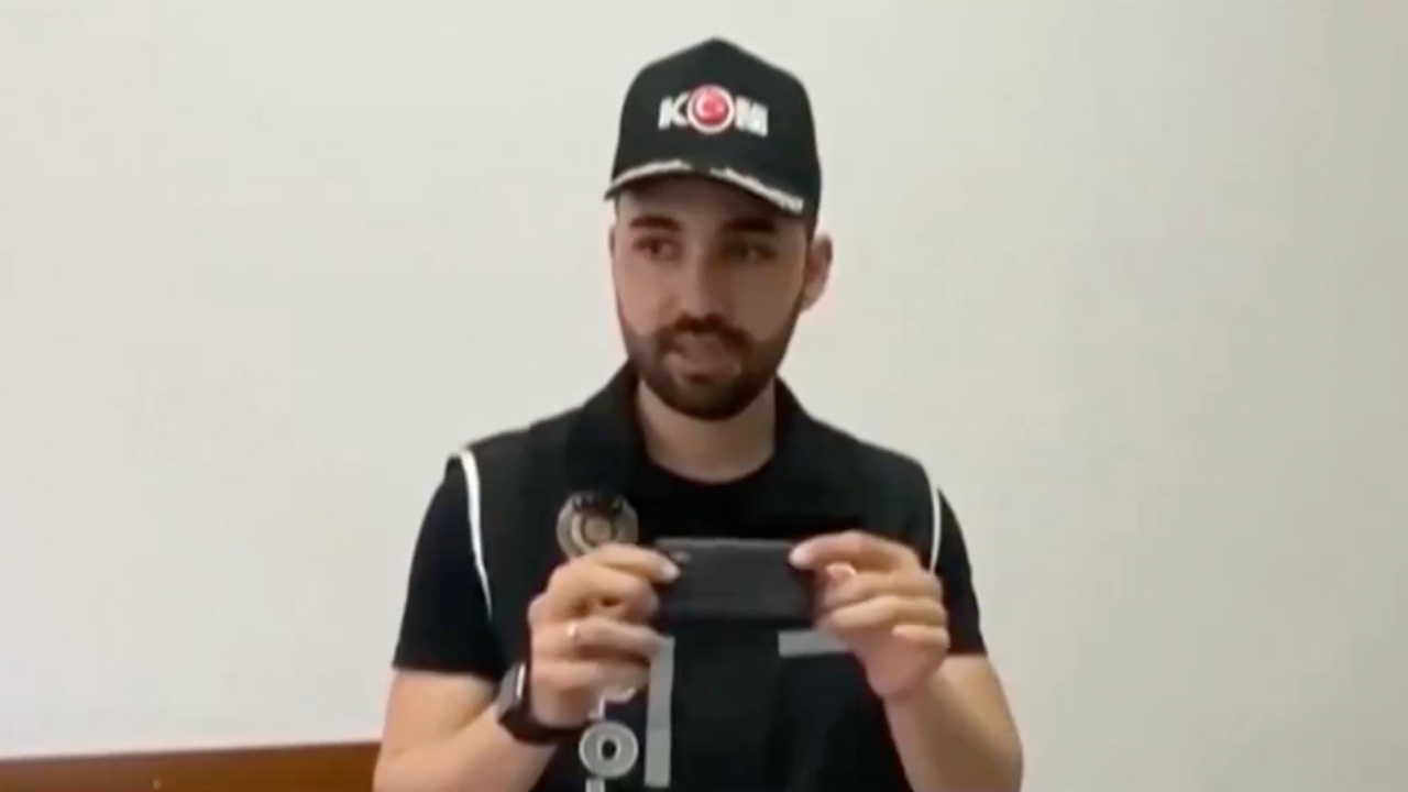 İzle: Türk polisi, sınavda kopya çekmek için yapay zeka kamerası kullanan bir öğrencinin videosunu yayınladı