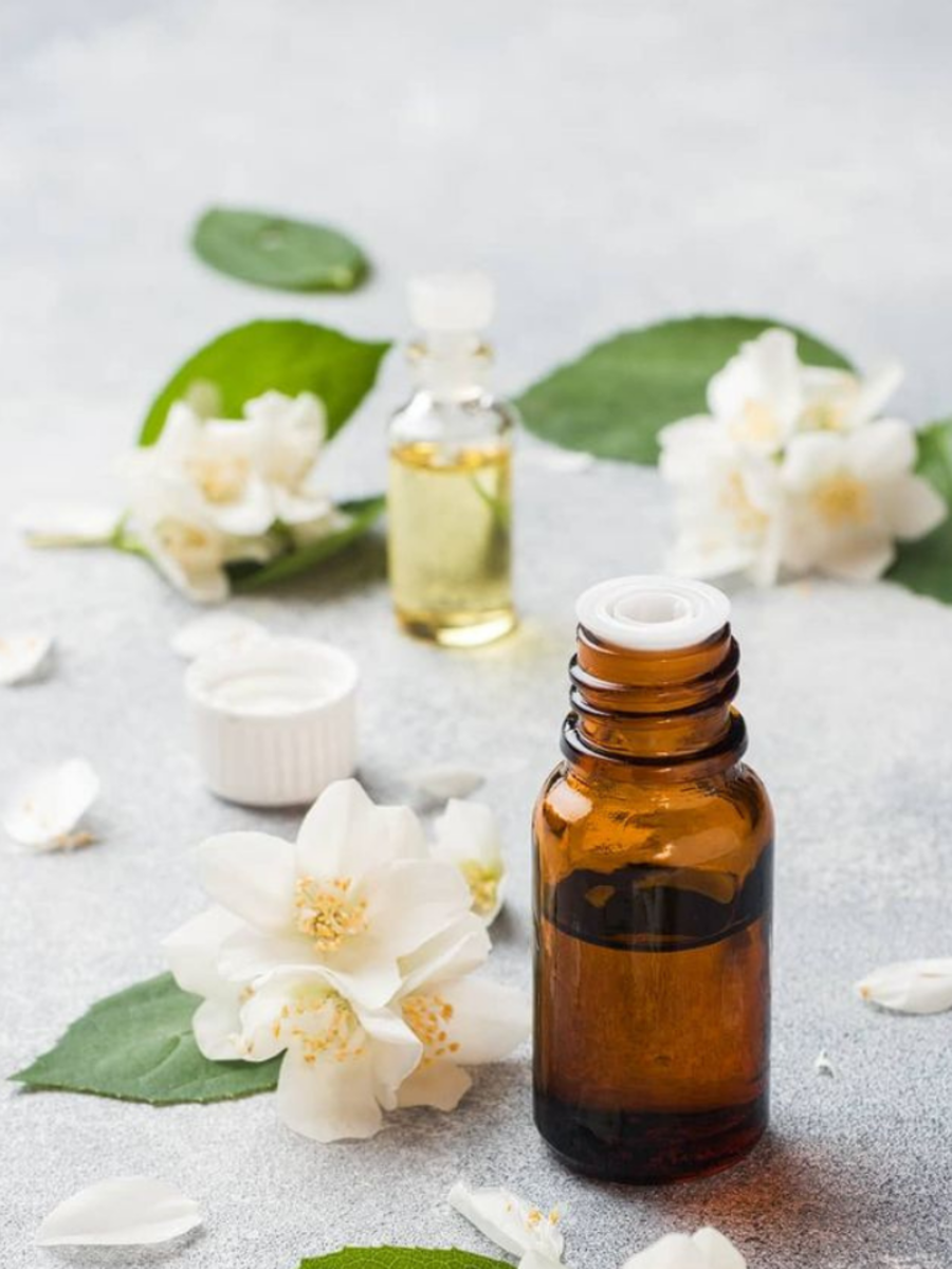 Beauty benefits of Jasmine oil