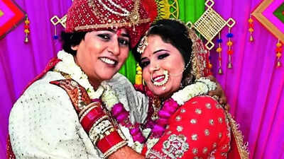 2 women 'wed' in a traditional ceremony in Gurgaon | Gurgaon News - Times  of India