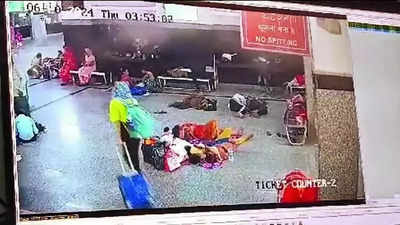 Burger King shooting : Delhi Police suspends two policemen for 'sharing' CCTV footage