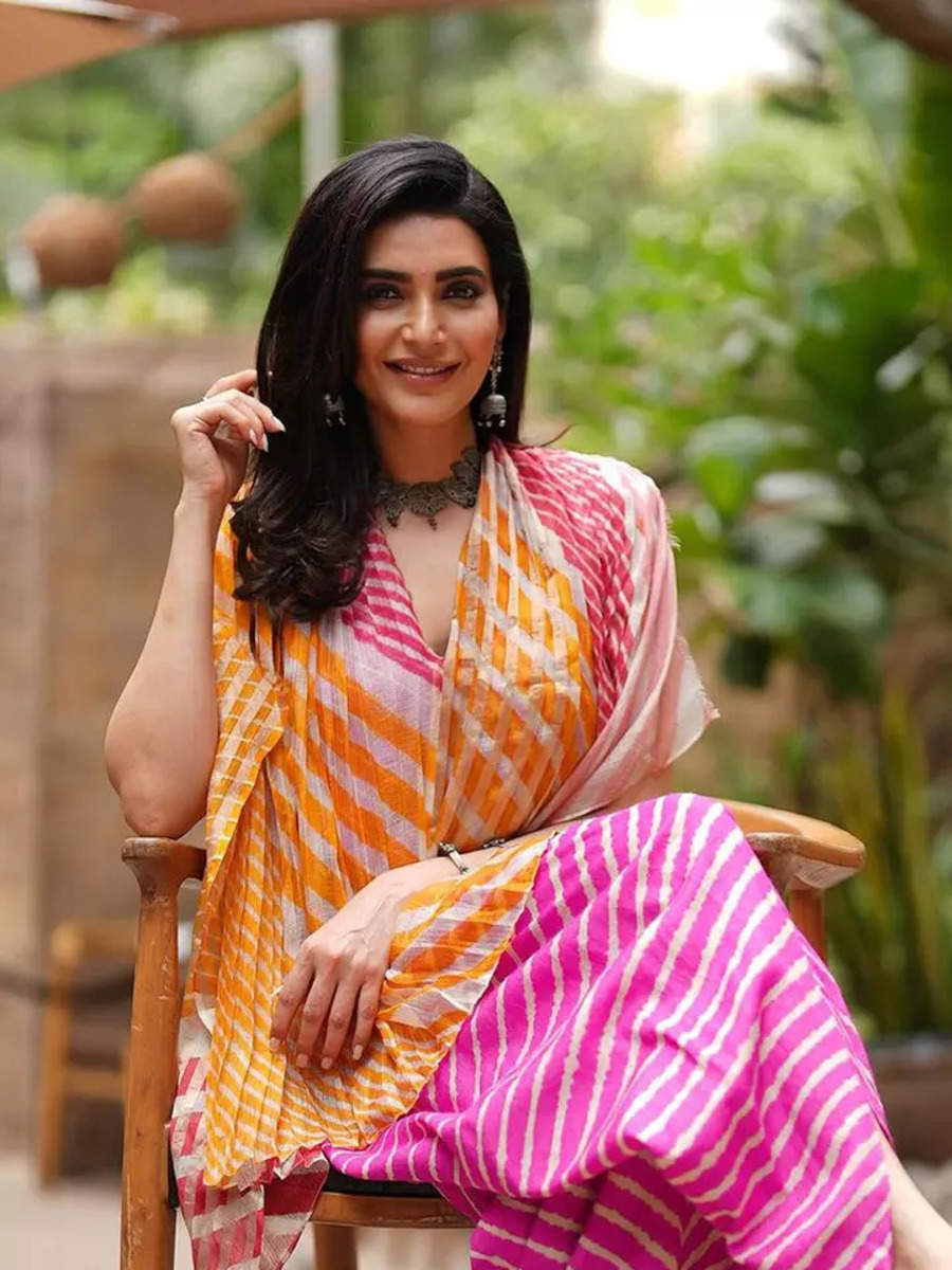 Karishma Tanna shines in ethnic wear fashion | Times of India