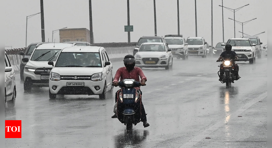 Rainfall in Delhi brings relief amid hot and humid conditions