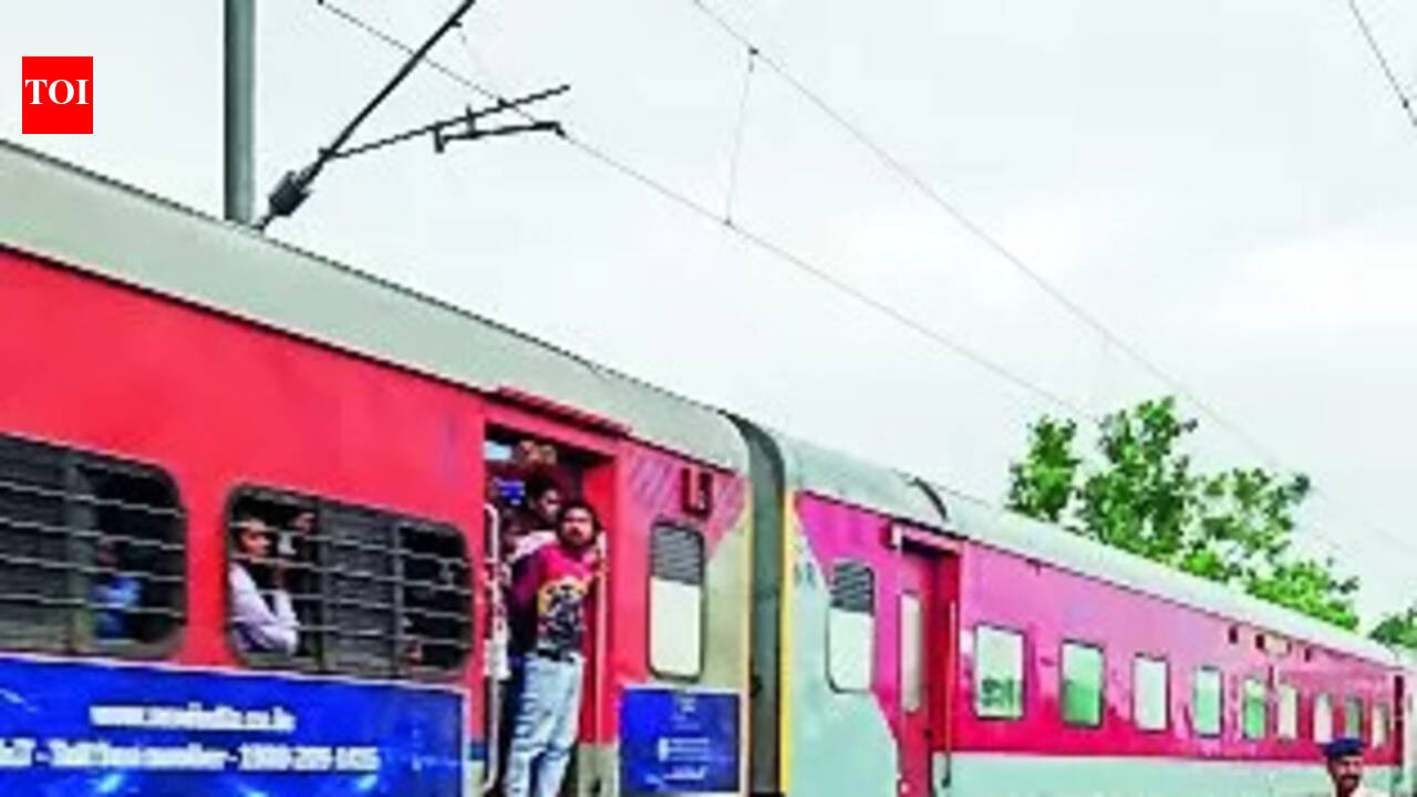 Garib Rath transformed: No more side middle berths | Nagpur News - The ...