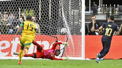 Ecuador beat Jamaica 3-1 to keep Copa America's hopes alive