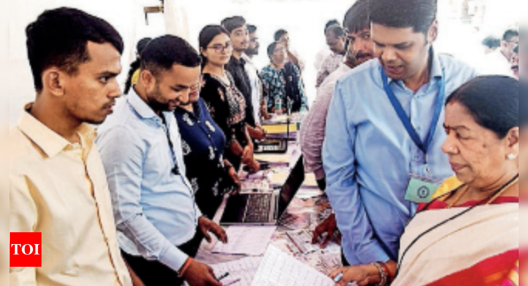 56% Turnout For Mumbai Grads Seat Poll Where Ubt Sena Is Pitted Against 