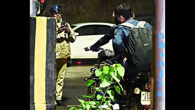 Cyberabad Traffic police play ‘Tom & Jerry’ with wrong-way drivers