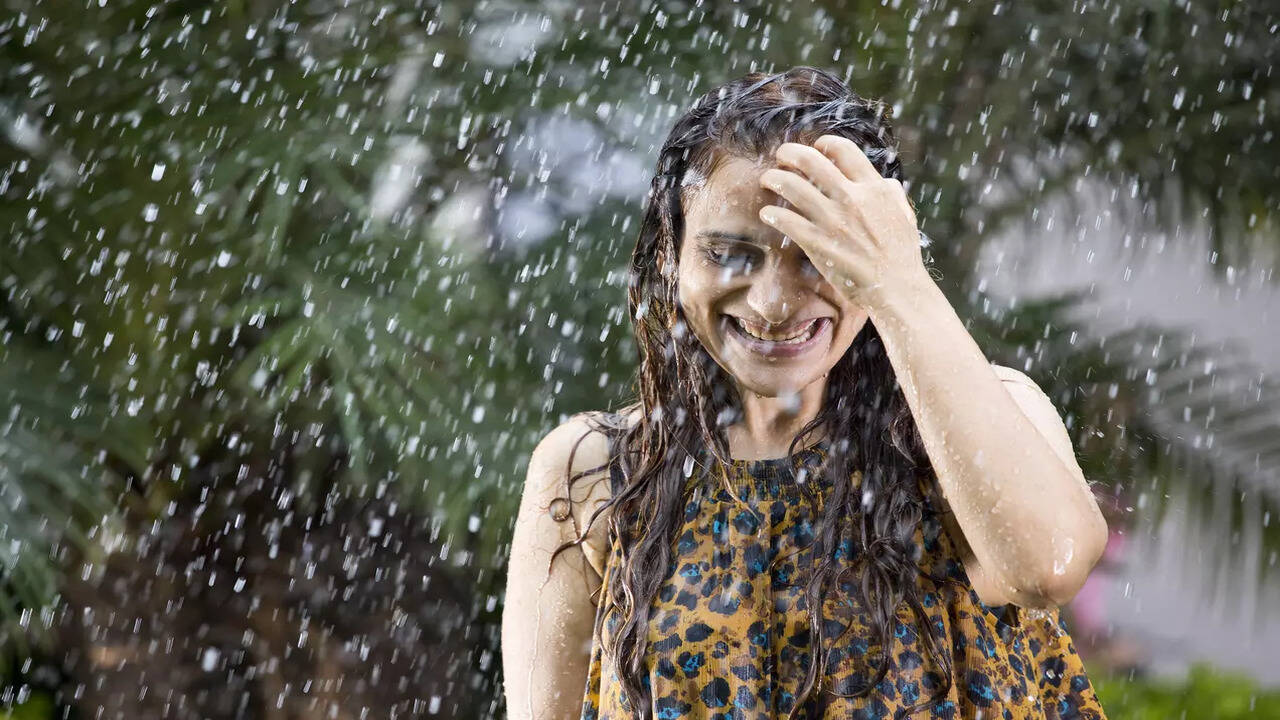 How to take care of your skin in the rainy season - Times of India