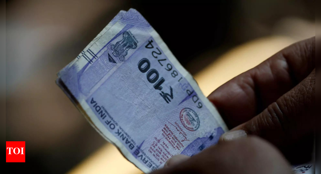 Bank’s part-time sweeper steals Rs 3.2 lakh soiled notes out of Rs 590 ...