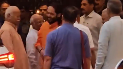 RSS chief Mohan Bhagwat visits Ambani family at Antilia for dinner