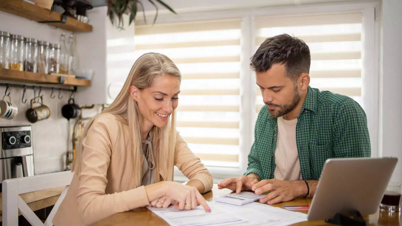 Income Tax Planning For Couples: 3 Powerful Ways Your Wife Can Save Up ...