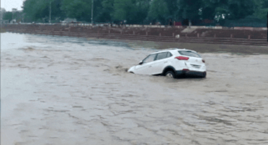 Video: Cars, buses swept away in Haridwar after heavy rain
