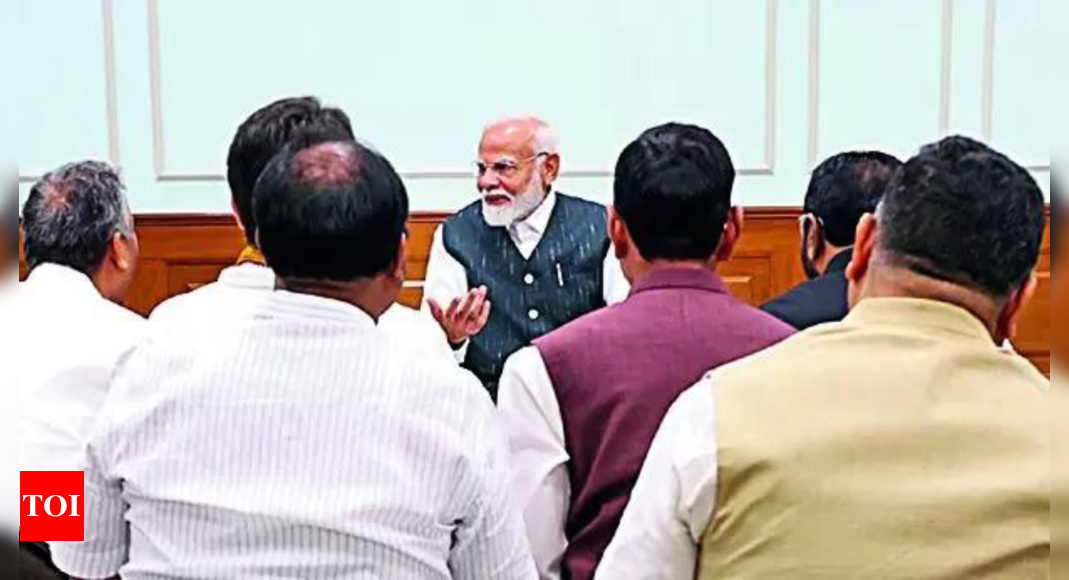 Serve people with same devotion as shown for God, PM tells babus