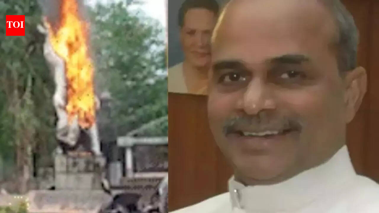 Former Andhra CM YS Rajasekhara Reddy’s statue set on fire by ...
