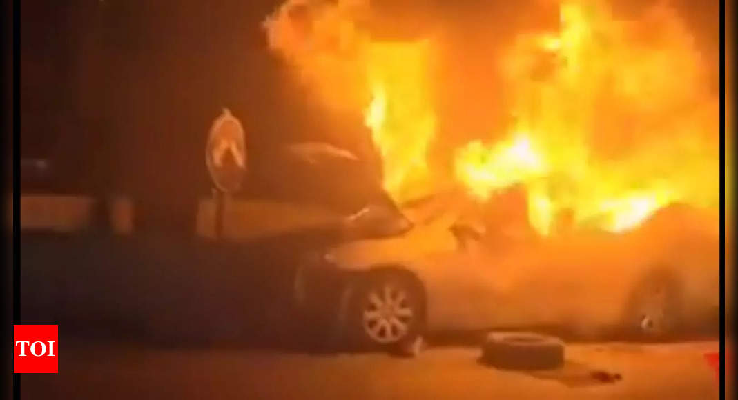 Video: Israeli man's car set on fire after he enters Palestinian territory