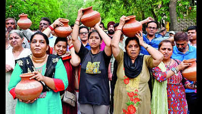 Dual problem: Delhi minister Atishi visits Minto Bridge, water plant