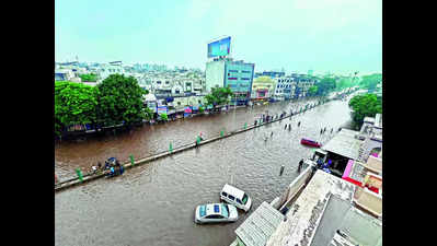 Rain lashes S Gujarat, 4 dead