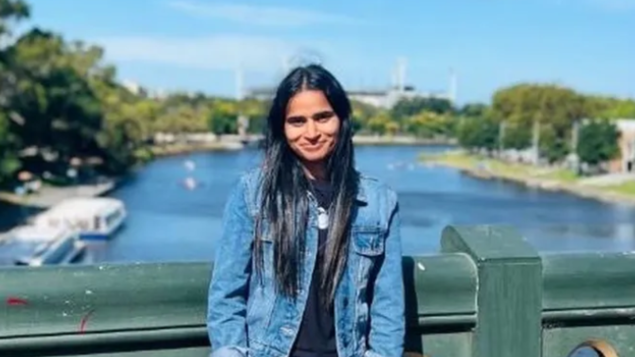 Wanita asal India: Wanita asal India meninggal di pesawat sebelum lepas landas di Australia: ‘Dia mengenakan sabuk pengaman’