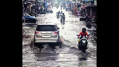 City welcomes rains, many areas inundated