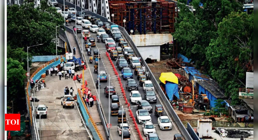 Mumbai: Flyover opened for traffic, no one knows who did it